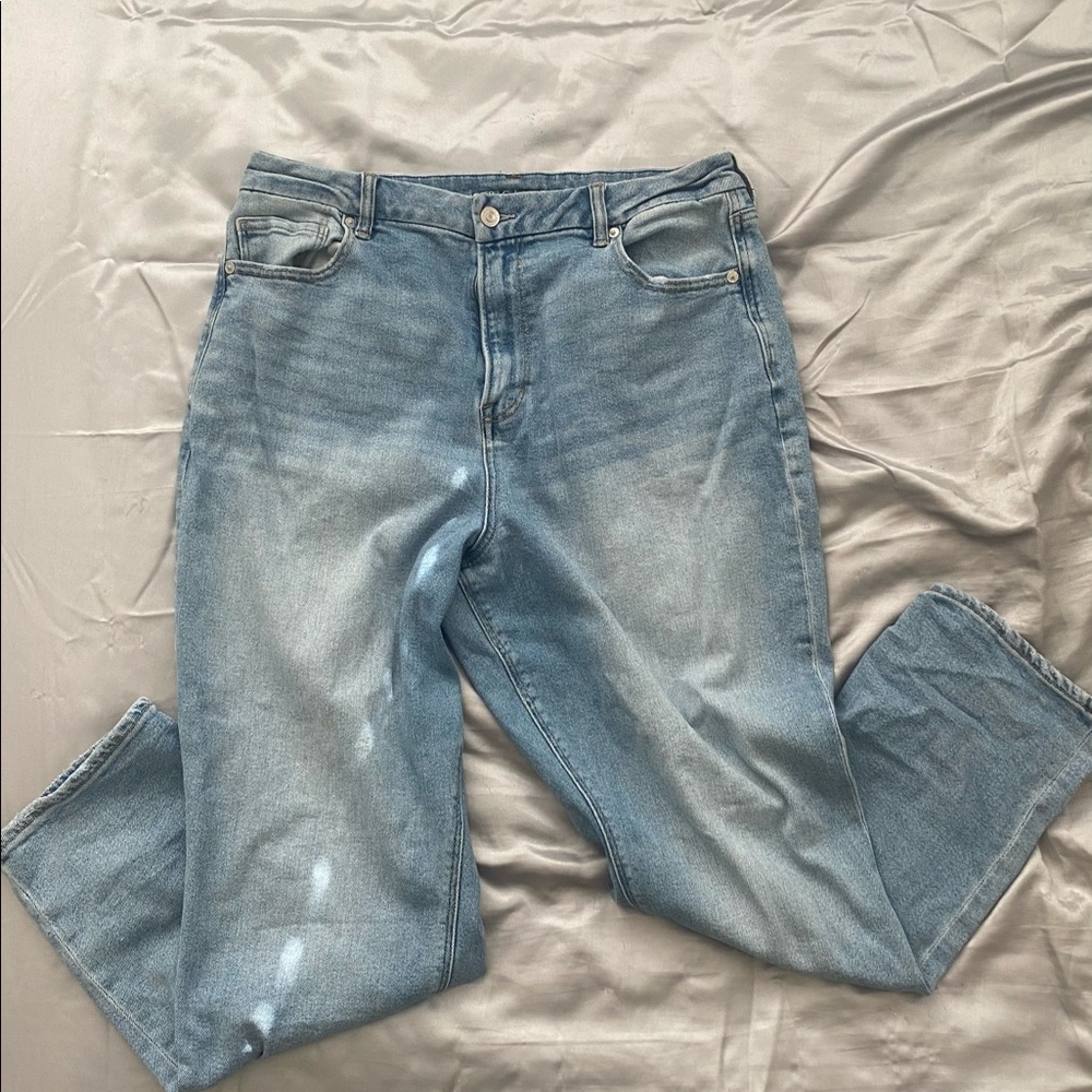light wash american eagle stretch high waisted mom jeans